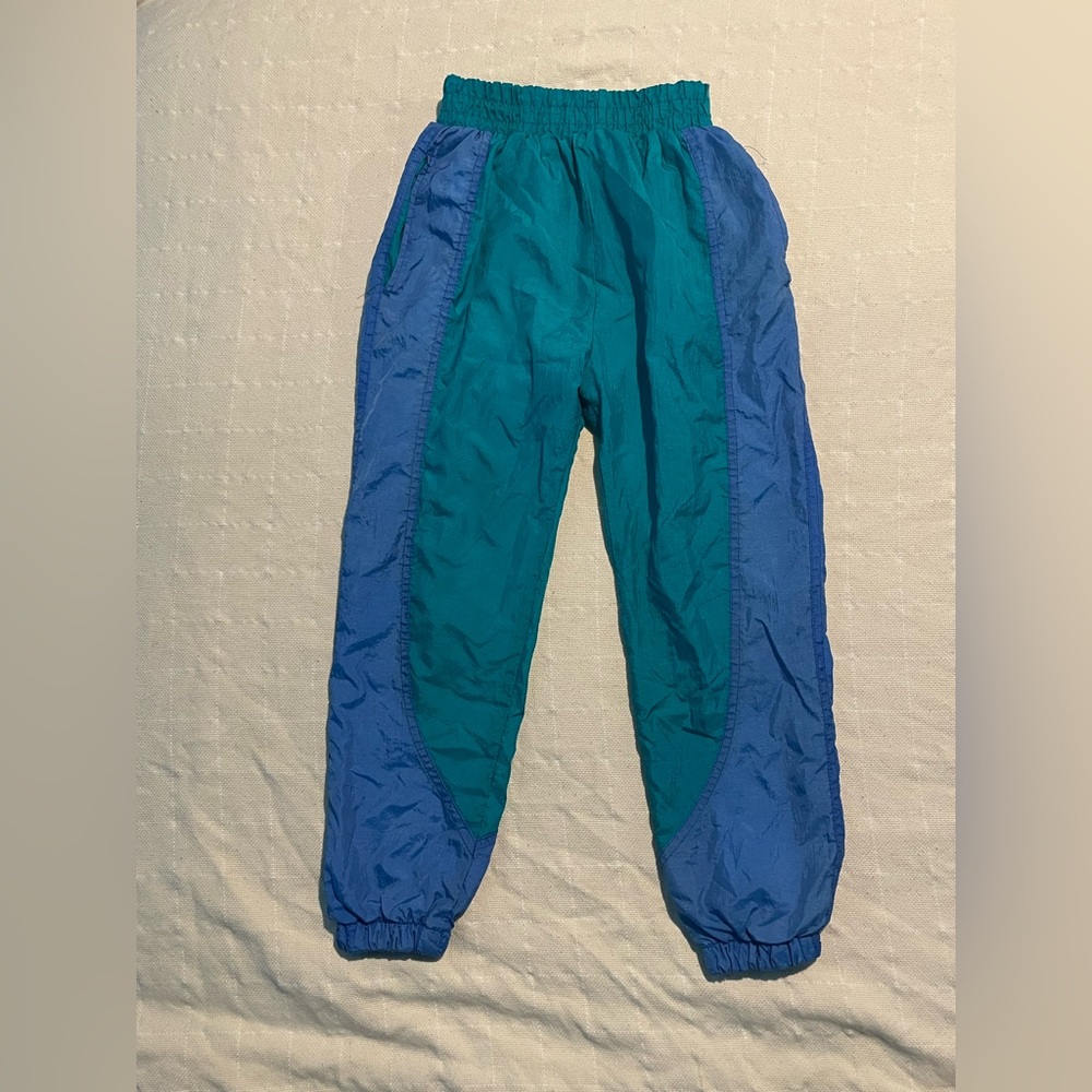 London fog vintage windbreaker pants for kids size S in a blue and green